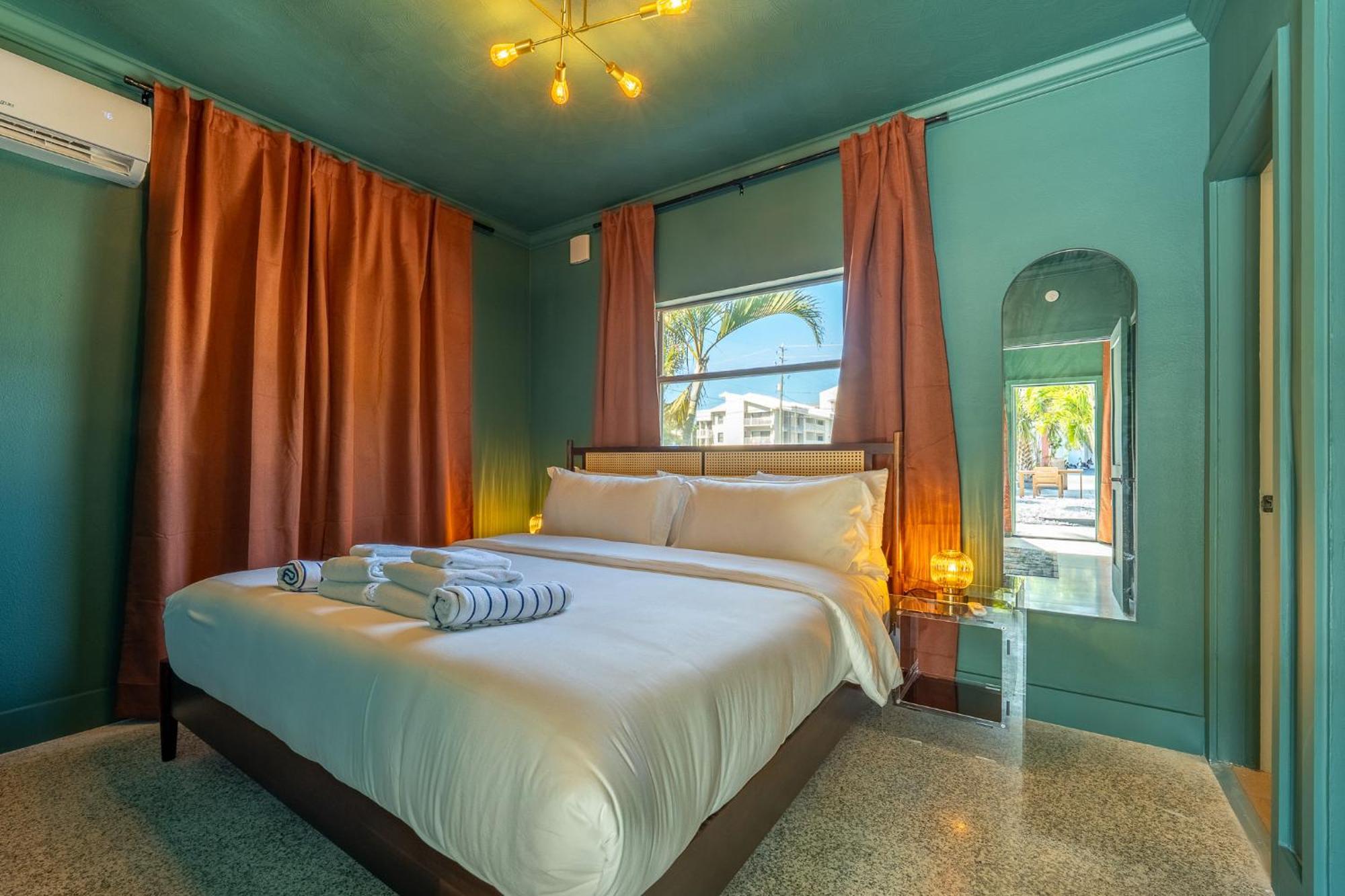 Monaco Vacation Rentals Clearwater Beach Exterior photo
