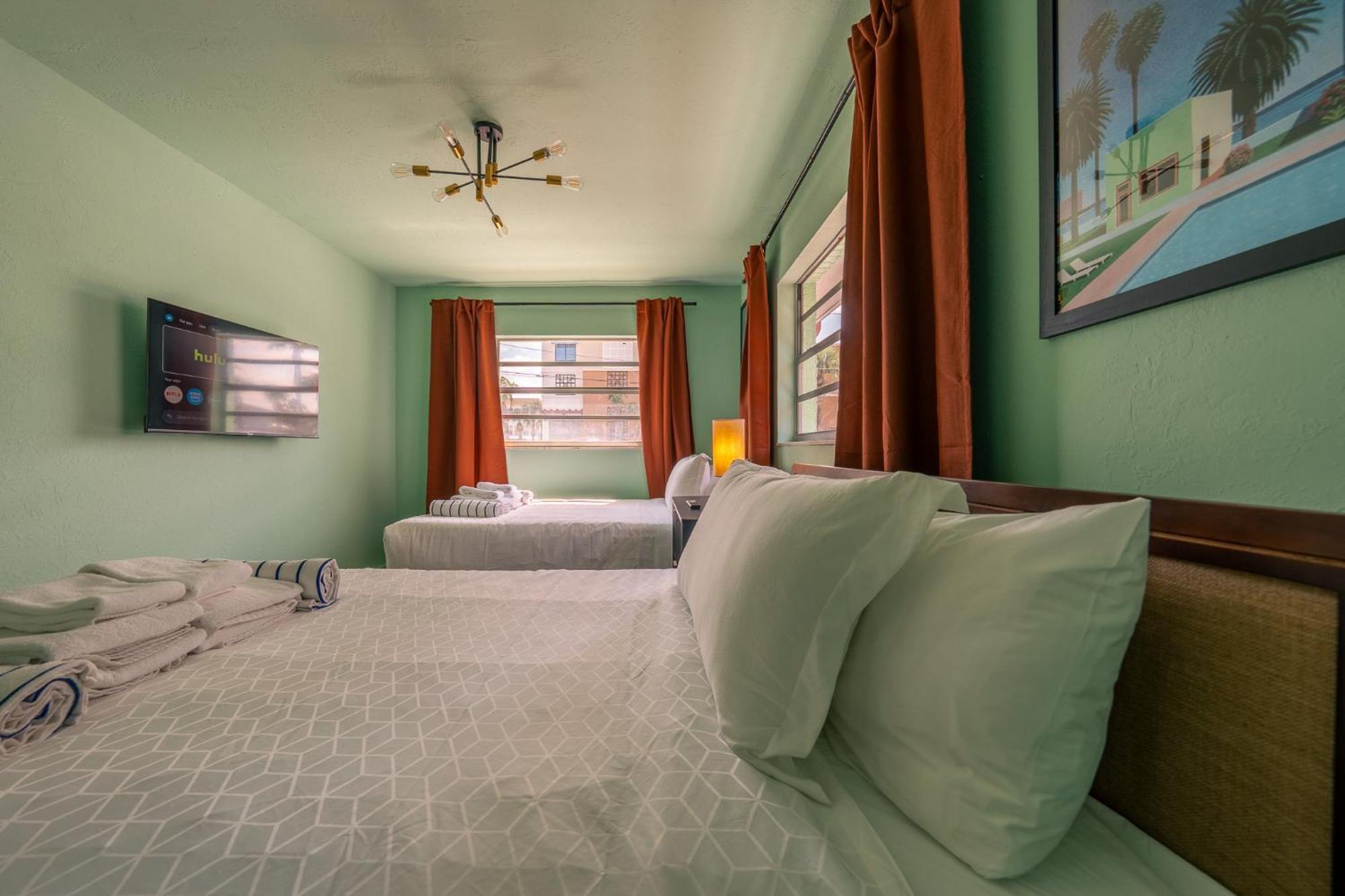 Monaco Vacation Rentals Clearwater Beach Exterior photo